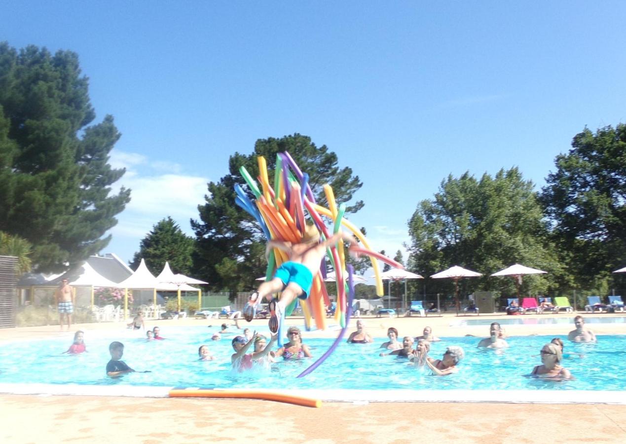 Village Vacances Chateau De Treambert Mesquer エクステリア 写真